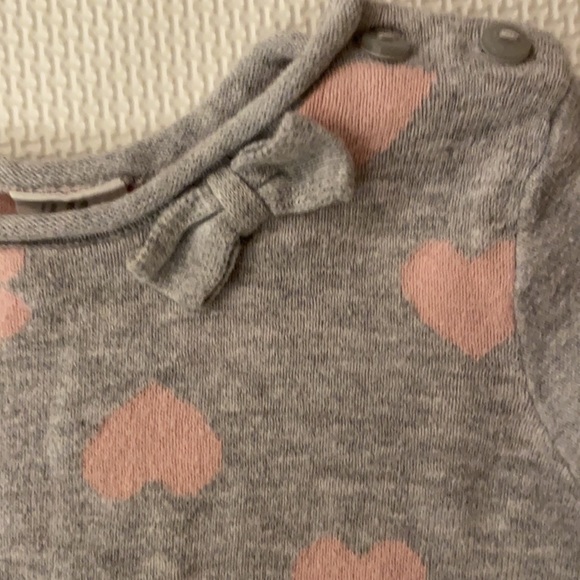 H&M Grey and pink heart sweater - Picture 4 of 4